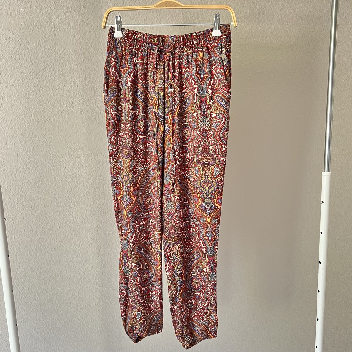 Zara Pantalons: ZARA Harlempants – Neuf (Voir description) à Lütisburg par mahee
