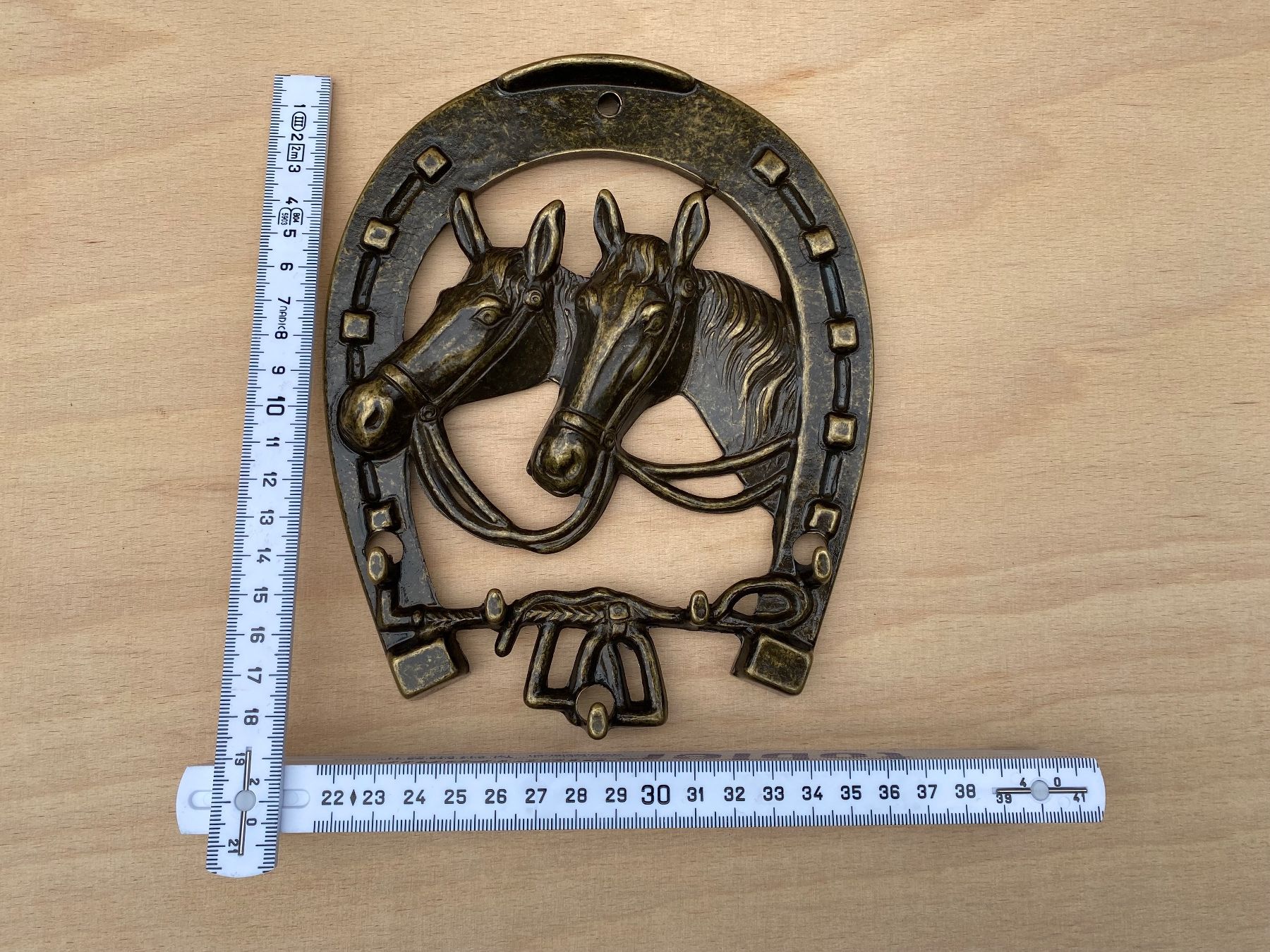 Carrozze: schöne Hufeisen-Garderobe – Usato da Feldbach venduto da Fea1 9