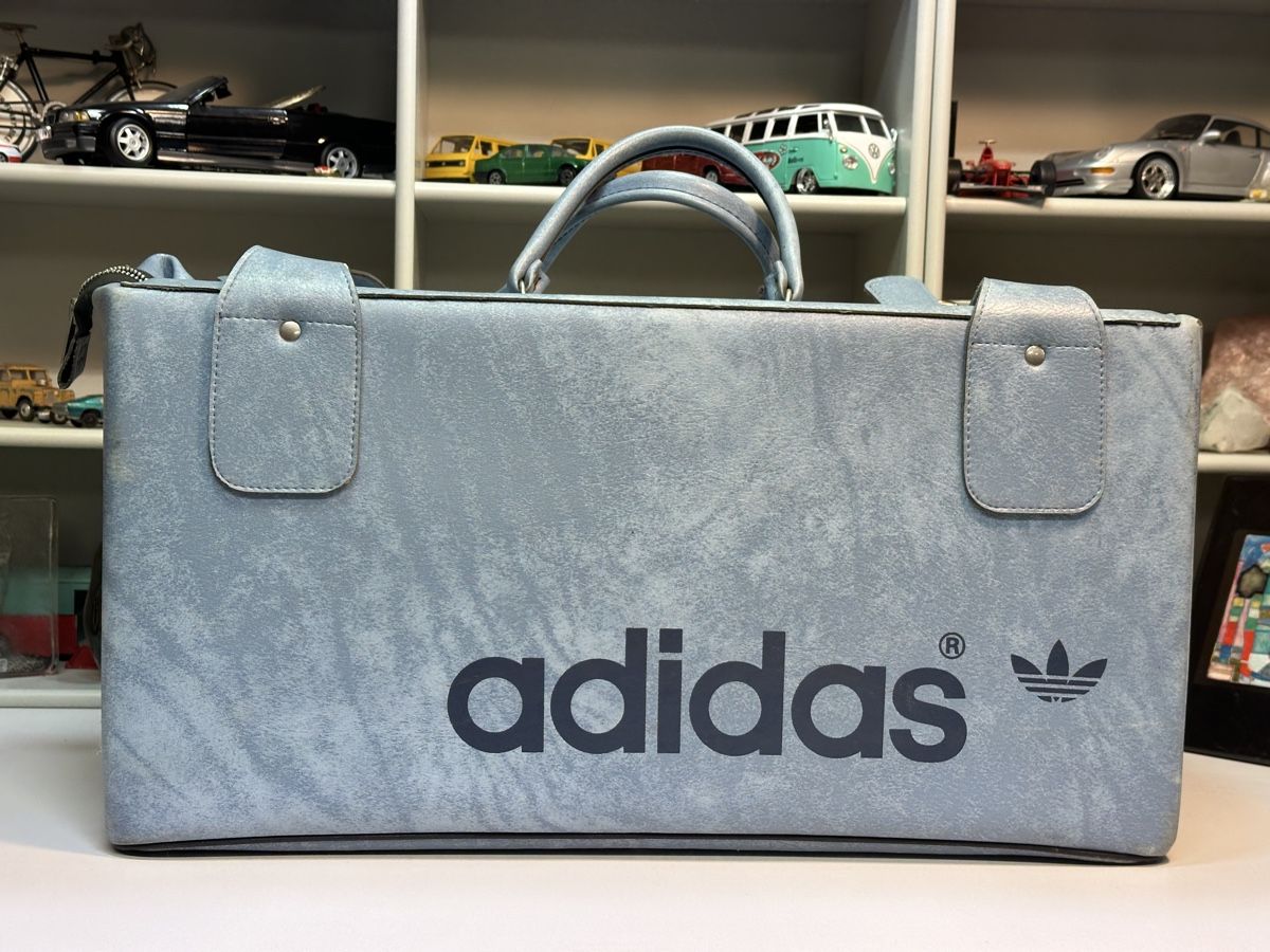 Adidas Taschen: Adidas Tasche hellblau Vintage – Gebraucht aus Wädenswil von HobbyZimmer 3