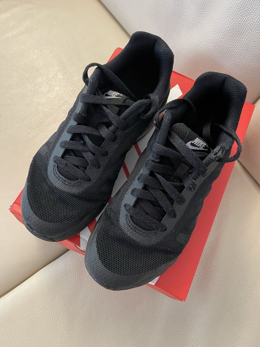 Nike Scarpe per ragazzi: Nike Air Max Invigor Gr. 36.5 – Usato da Wichtrach venduto da Adriana222 2