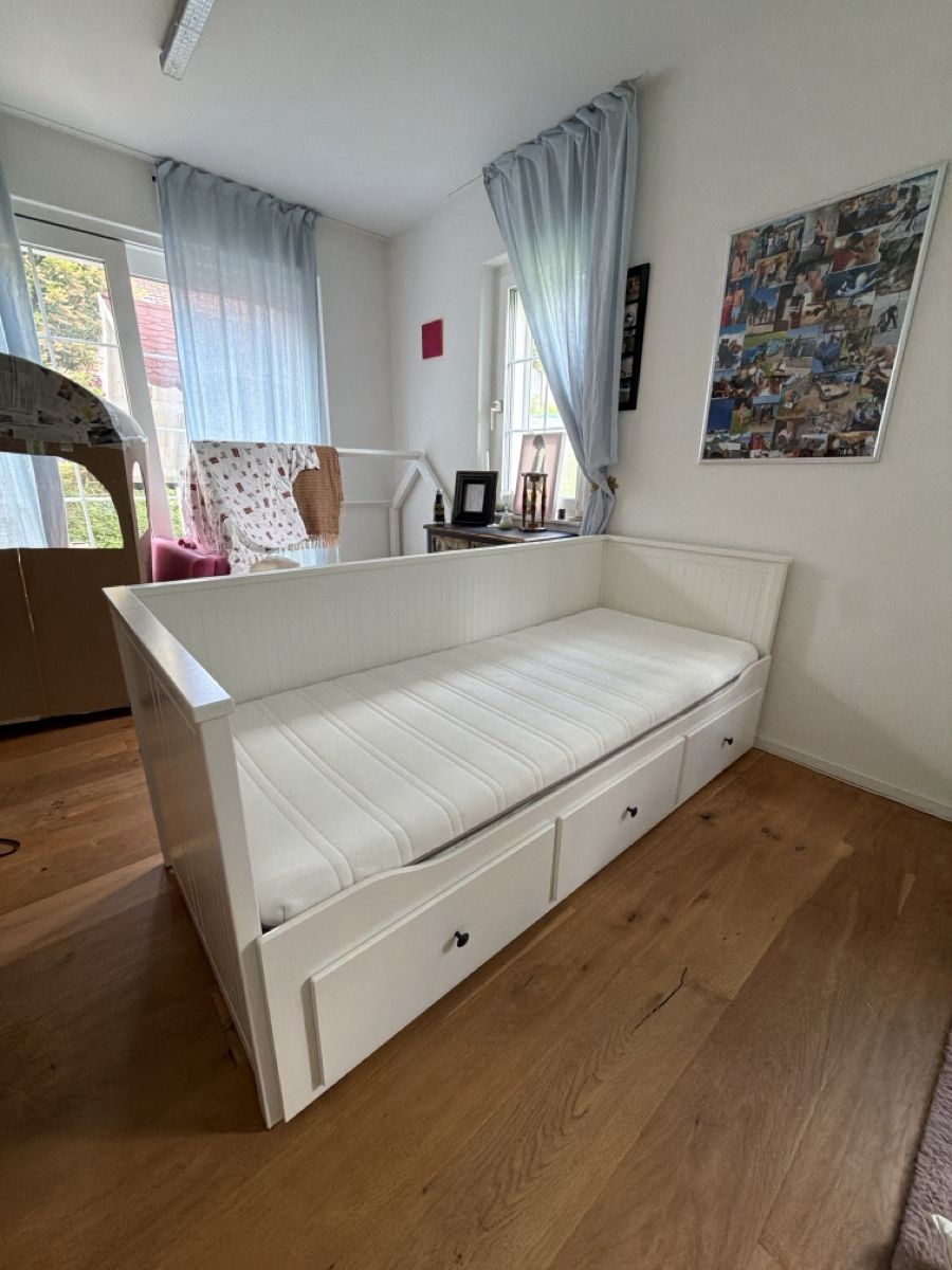 Ikea Letti: White Daybed - converts to double bed. Includes mattresses – Usato da Stallikon venduto da RTagel 1