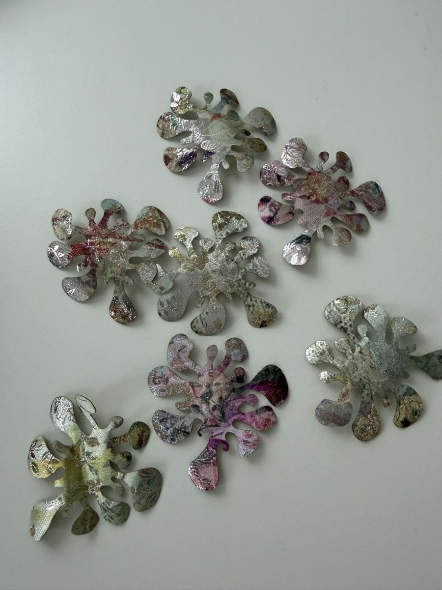 Tessuti: Brokatblumen von Jakob Schlaepfer – Nuovo (secondo la descrizione) da Winterthur venduto da tat_ky5h