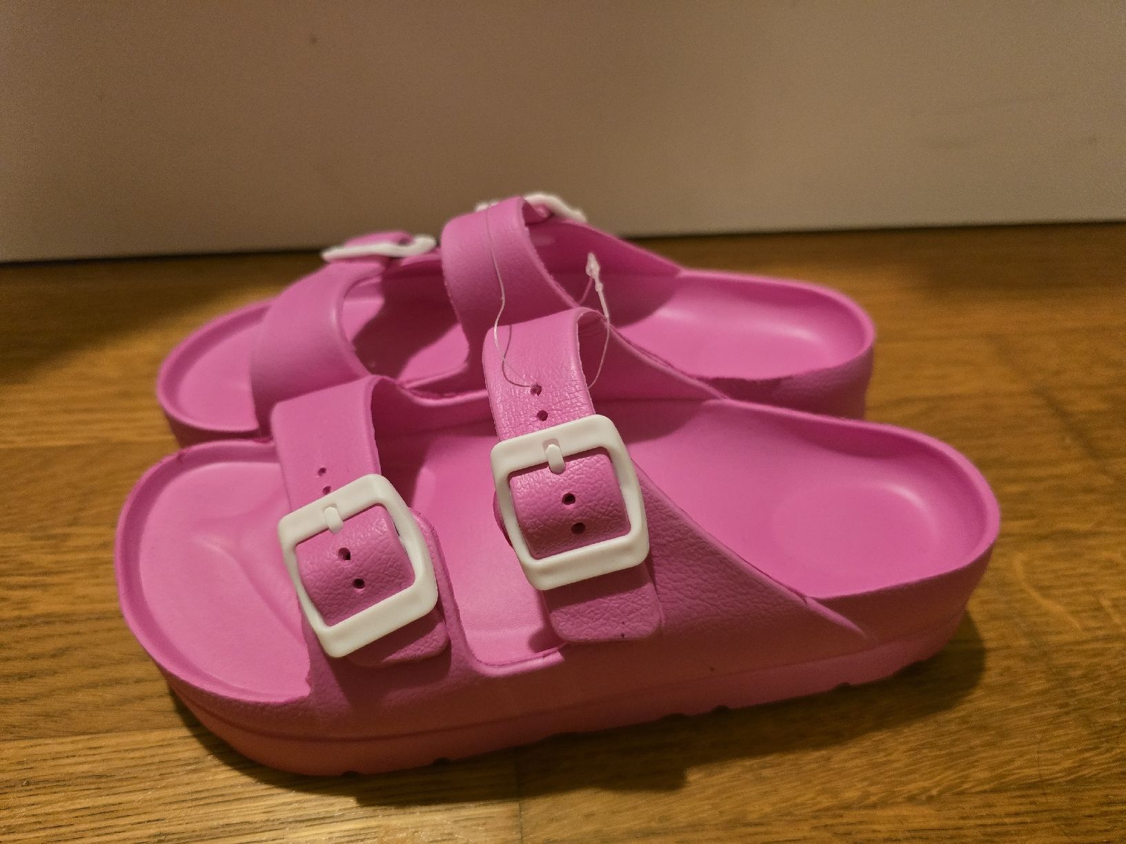 Scarpe per ragazze: NEUE pinke Badeschuhe, Gr. 37 – Nuovo e nell'imballaggio originale da Lommiswil venduto da PositiveVibe 4