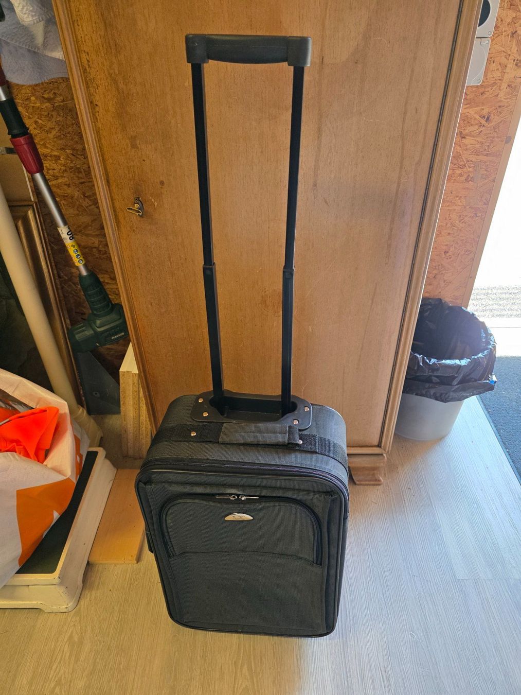 Reisekoffer: Handgepäck Koffer Roll Trolley – Gebraucht aus Walterswil BE von Lonitti 2