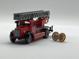 Brekina 1:87 Mercedes-Benz L 311 DL 25 Feuerwehr Winterthur