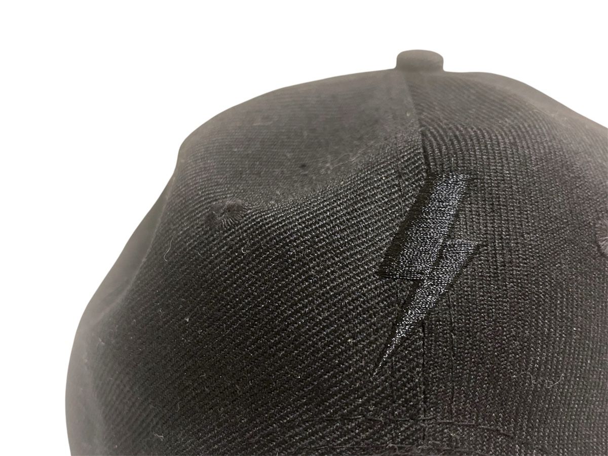 Copricapi, berretti & cappellini: Gesticktes AC/DC Snapback Cap, Schwarz, One Size - Offiziell – Usato da Luzern venduto da woti-shop 4