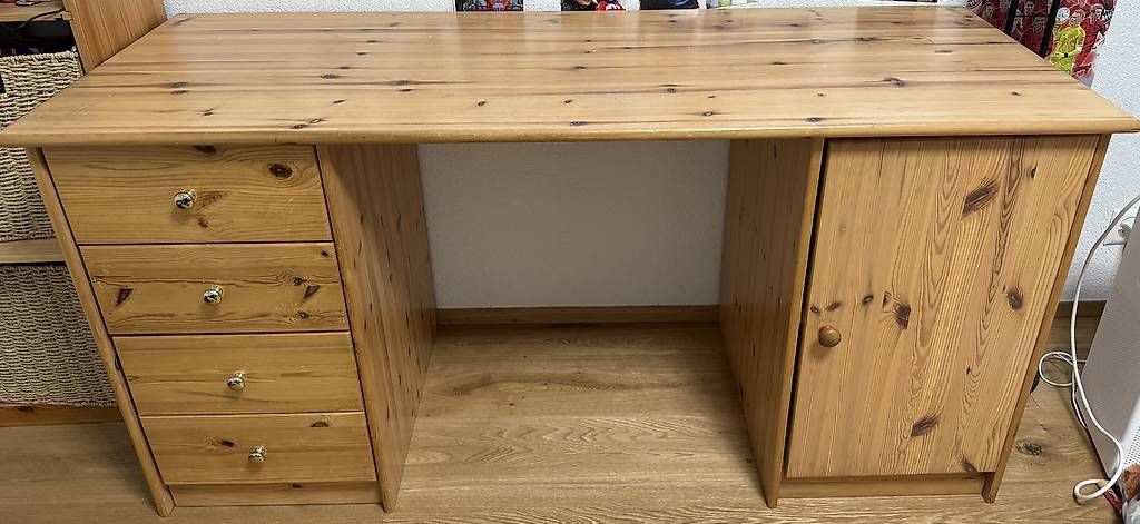 Bureaux: Holz- Schreibtisch – D'occasion à Möhlin par svd_r8h5