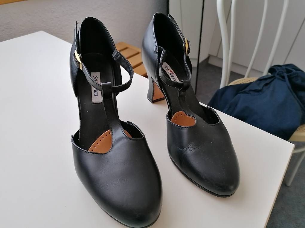 Scarpe da donna: Tanzschuhe Grösse 38,5 – Usato da Uetendorf venduto da Gaerfu