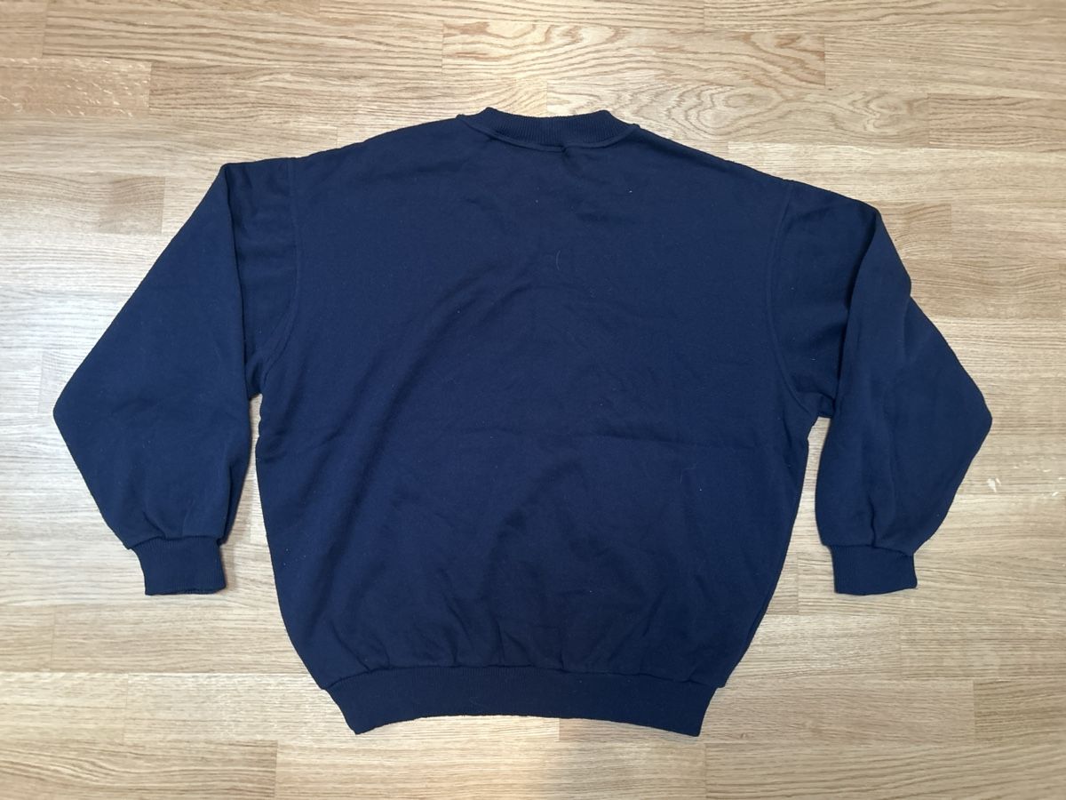 Maglioni & Felpe: Retro Pullover dunkelblau marine Motiv Grösse L – Usato da Luzern venduto da ThrowbackVintage 1
