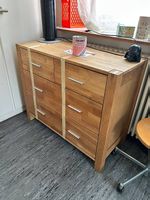 Holzkommode mit Schubladen
