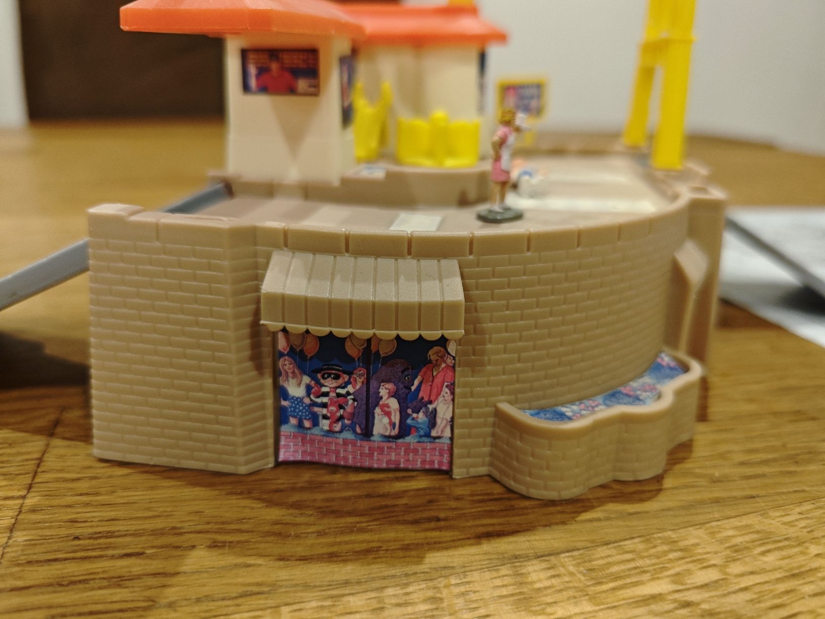 Hot Wheels Giocattoli: Hot Wheels McDonald's Playset – Usato da Wittenbach venduto da stefange 4
