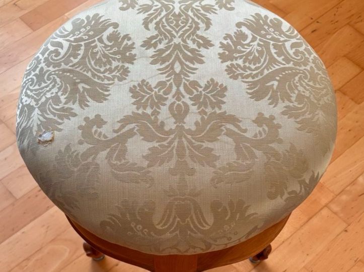 Sgabelli: Vintage upholstered wooden stool / Hocker – Usato da Zürich venduto da ste_8889