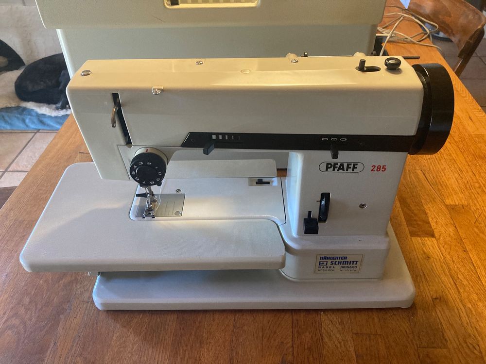 Pfaff Nähmaschine Kaufen auf Ricardo
