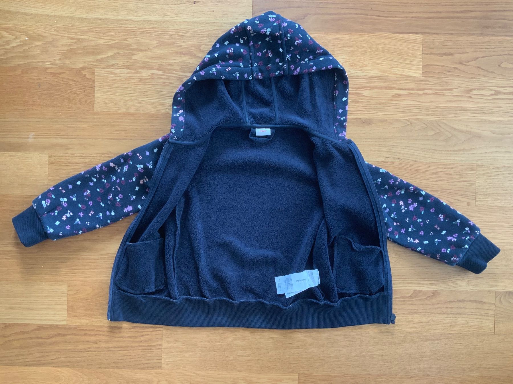 S.Oliver Giacche & Cappotti: S.Oliver Sweatjacke Gr. 128/134 – Usato da Niederstetten venduto da Elmar77 2