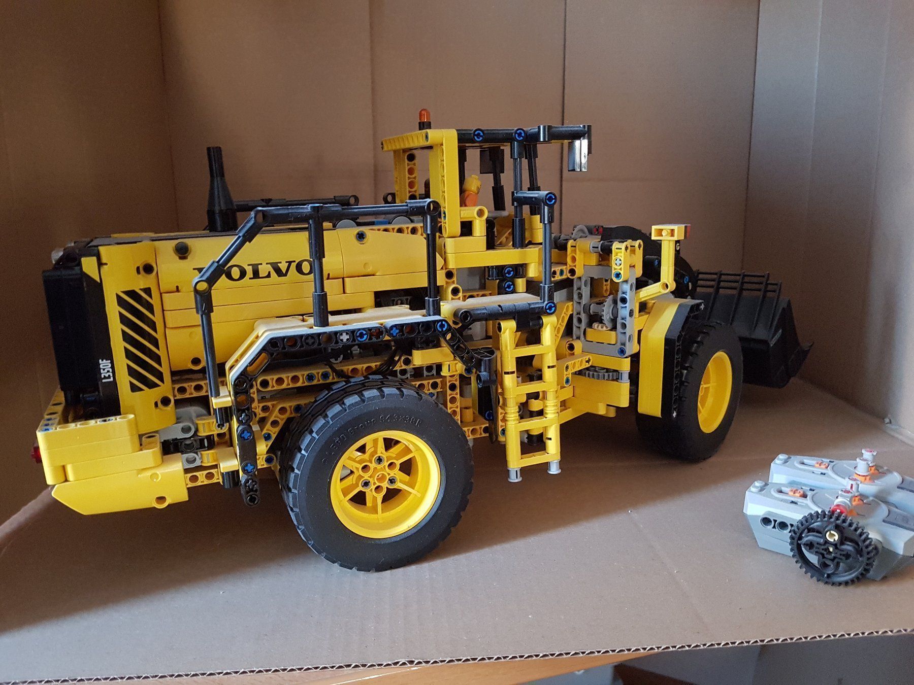 Lego Baukästen: LEGO Technic Volvo LF350F Radlader – Gebraucht aus Sirnach von Schte001 1