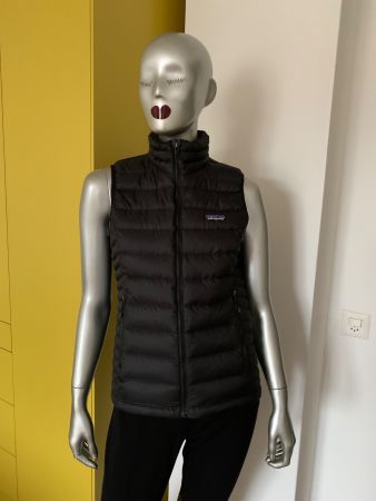 PATAGONIA: Neues schwarzes Daunen-Gilet mit Stehkragen, S