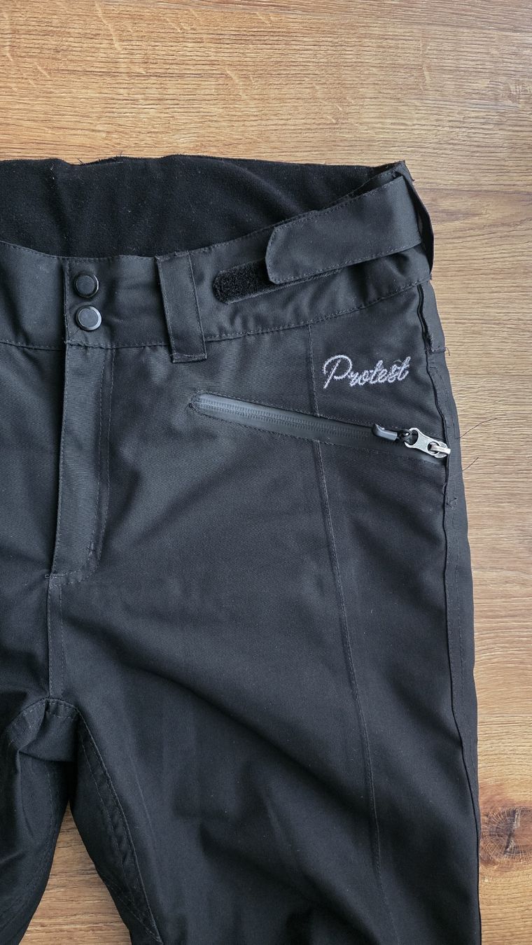 Protest Hosen: Protest Skihose, Grösse 36, Schwarz – Gebraucht aus Dagmersellen von jul_y8bh 4