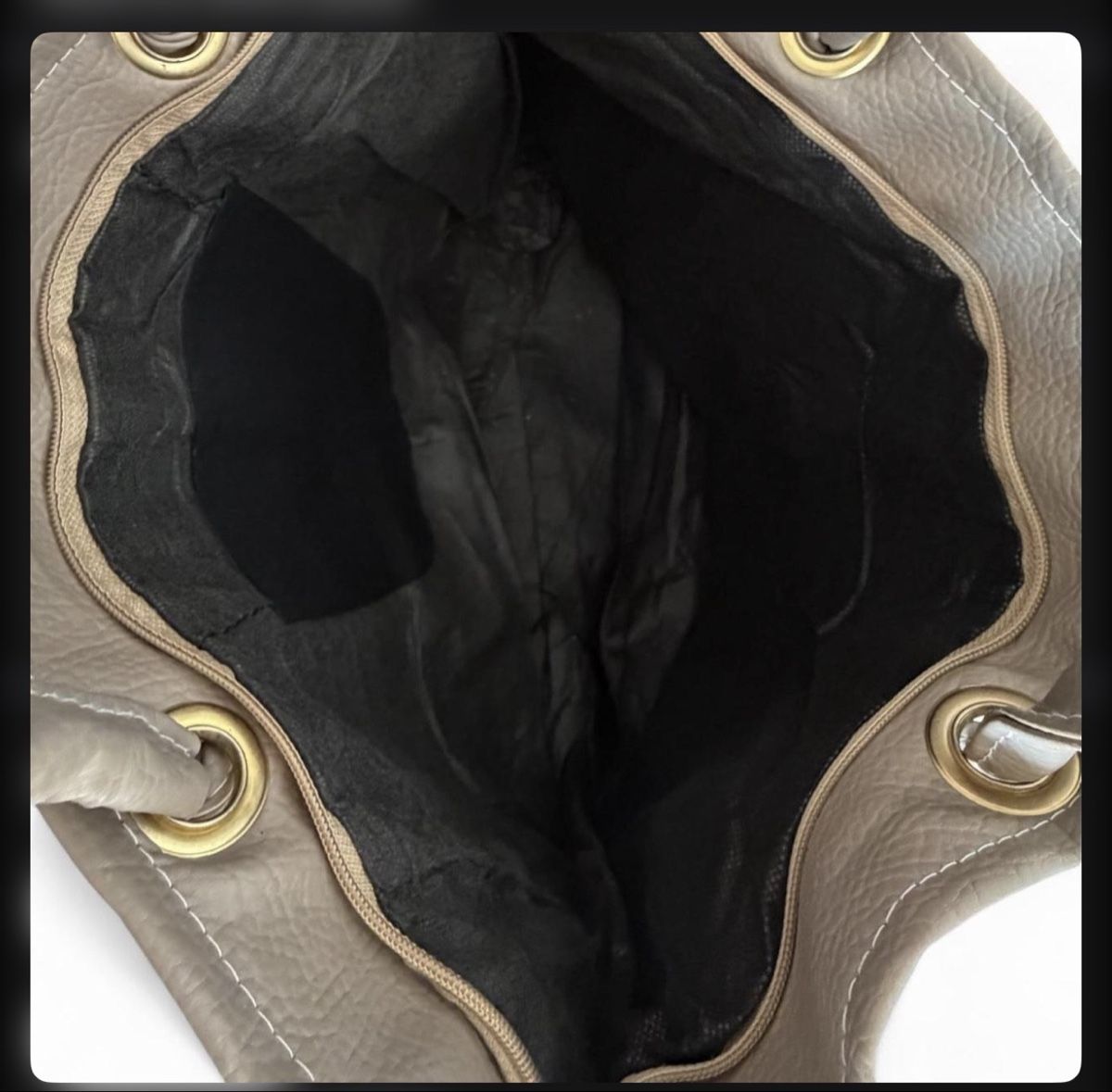 Mango Borse da donna: Brown leather bag with gold hardware #leather – Usato da Zürich venduto da onlyifashion 1