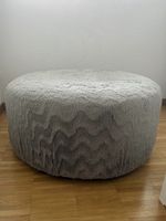 Runder Polsterhocker (Ø 75cm) – Upcycling mit grauem Plüsch