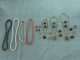 Diverser Modeschmuck (mit Ausnahme Echtkoralle) zu verkaufen