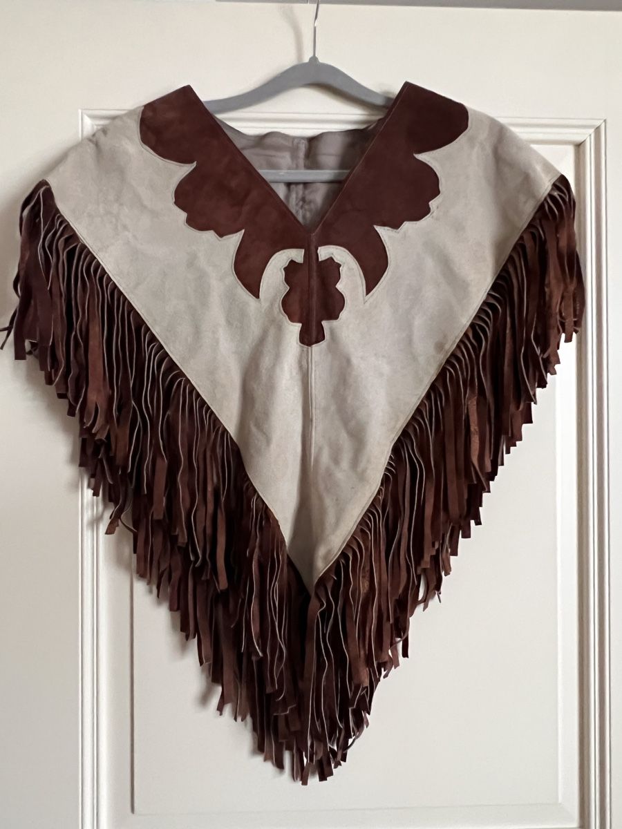 Sonstige Damenmode: Wildleder Poncho mit Fransen, Western Style , Einheitsgrösse – Gebraucht aus Luzern von meranoli16