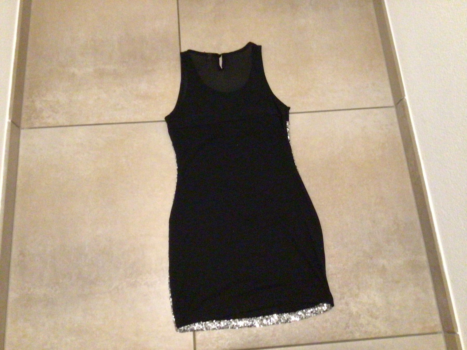 Kleider: Kleid Sweewë S – Gebraucht aus Minusio von liam04 1