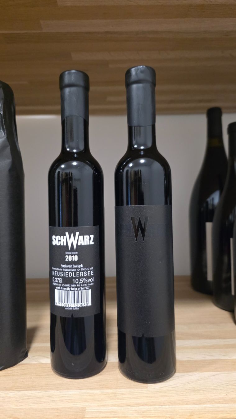 Wein: Schwarz Strohwein Zweigelt 2010 - 37.5cl – Neu und originalverpackt aus Steinmaur von Mediascan