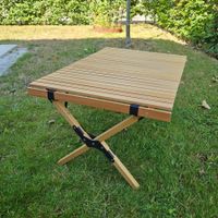 Stabiler Campingtisch klappbar aus Holz mit Hülle von Spatz