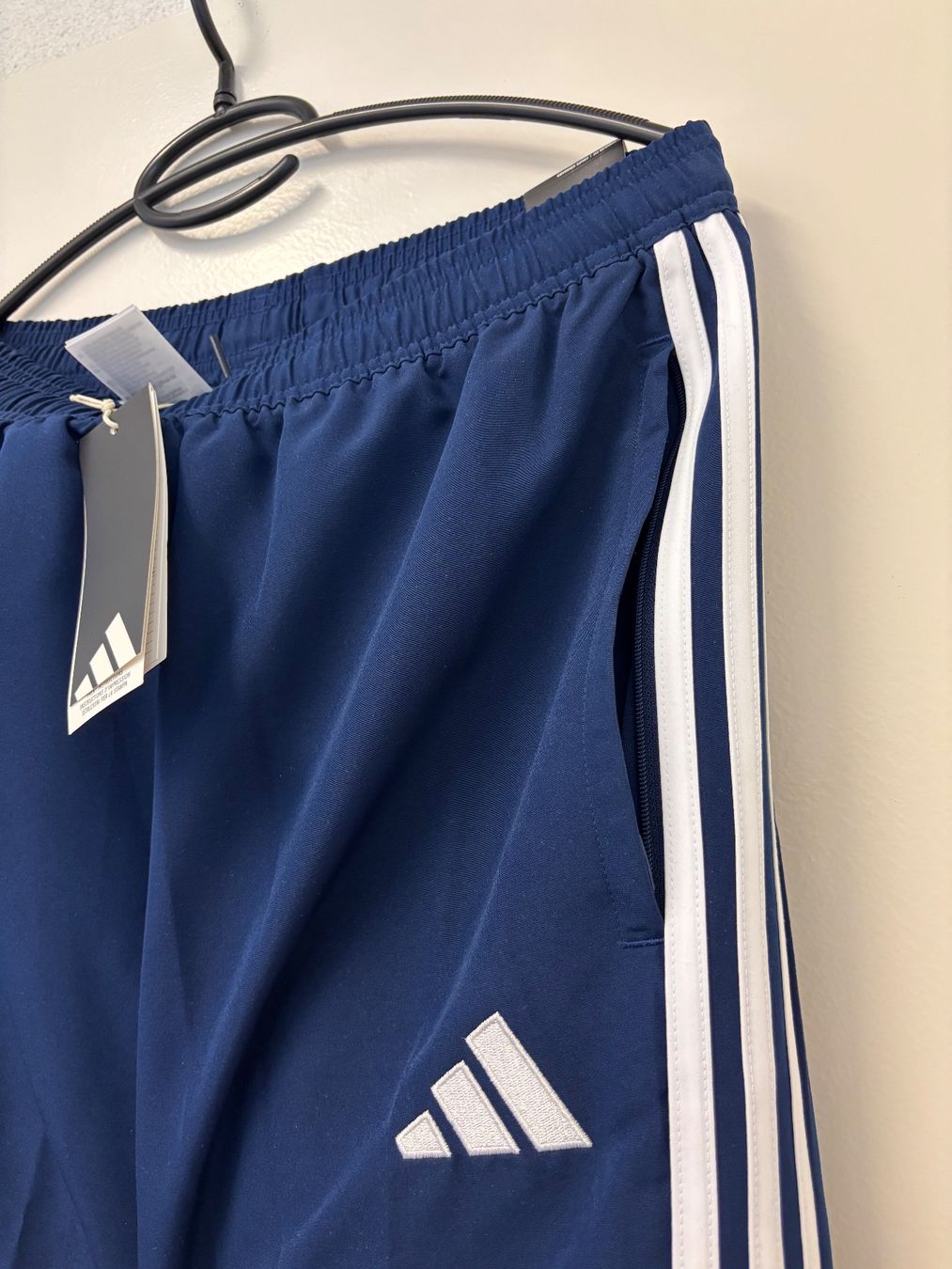 Adidas Pantaloni: Adidas Trainingshose – Nuovo e nell'imballaggio originale da Zürich venduto da mc__2kll 1