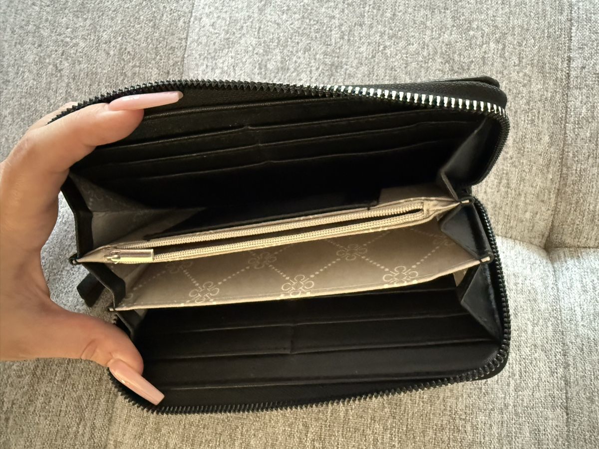 Guess Portemonnaie: Portafoglio nero, Guess – Neu (gemäss Beschreibung) aus Zürich von DilettaP