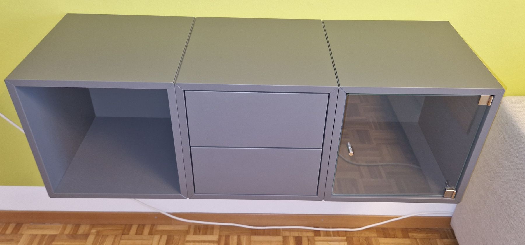 Ikea Scaffali: Wandschrank 3teilig (Eket) – Usato da Zug venduto da Pinche0 1