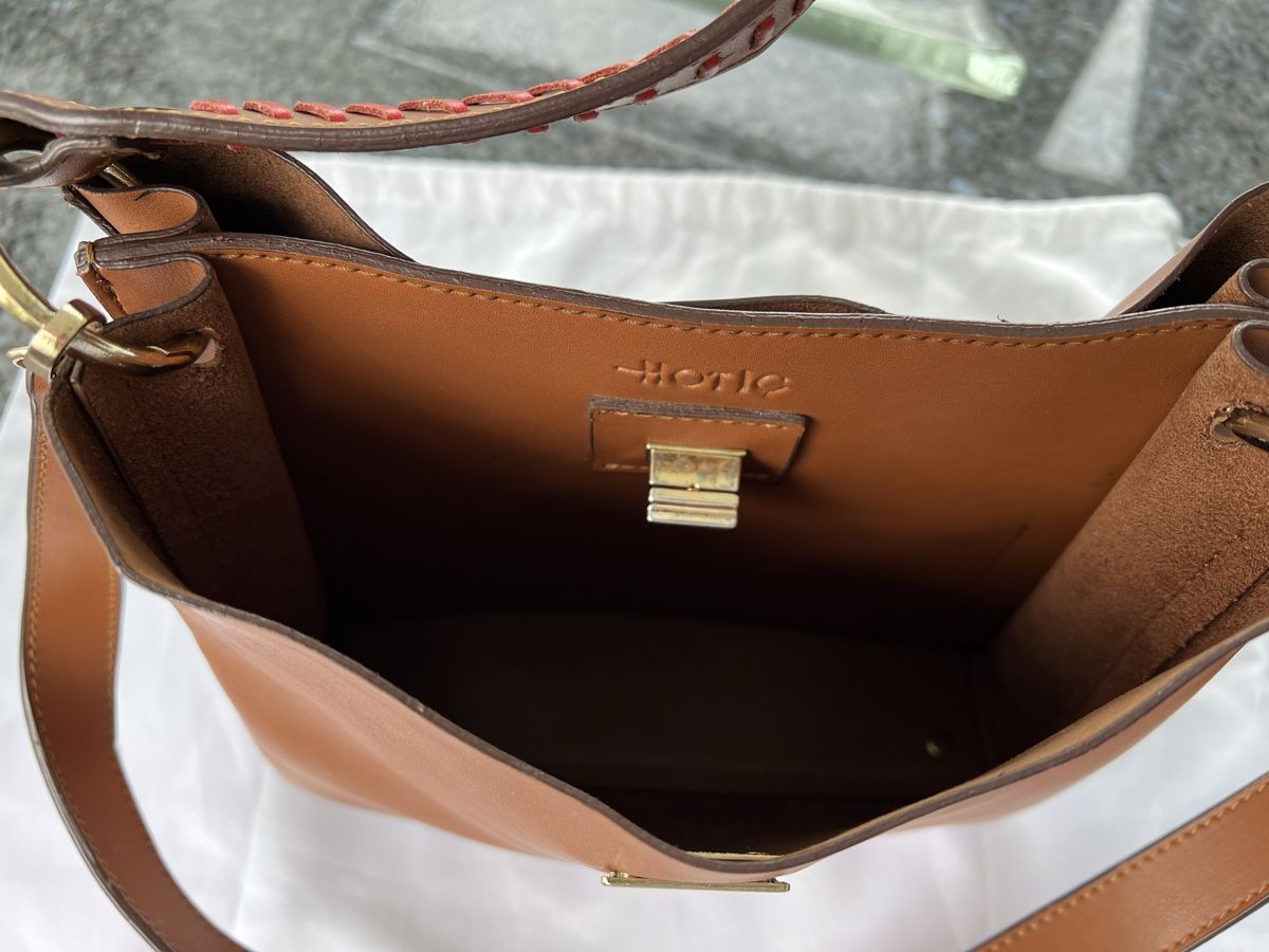 Taschen für Damen: Elegante Schultertasche - Hotic - Braun – Gebraucht aus Freidorf TG von Iris1970 1