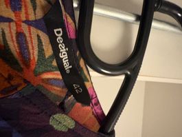 Robe d'été Desigual, taille 42,colorée et originale!