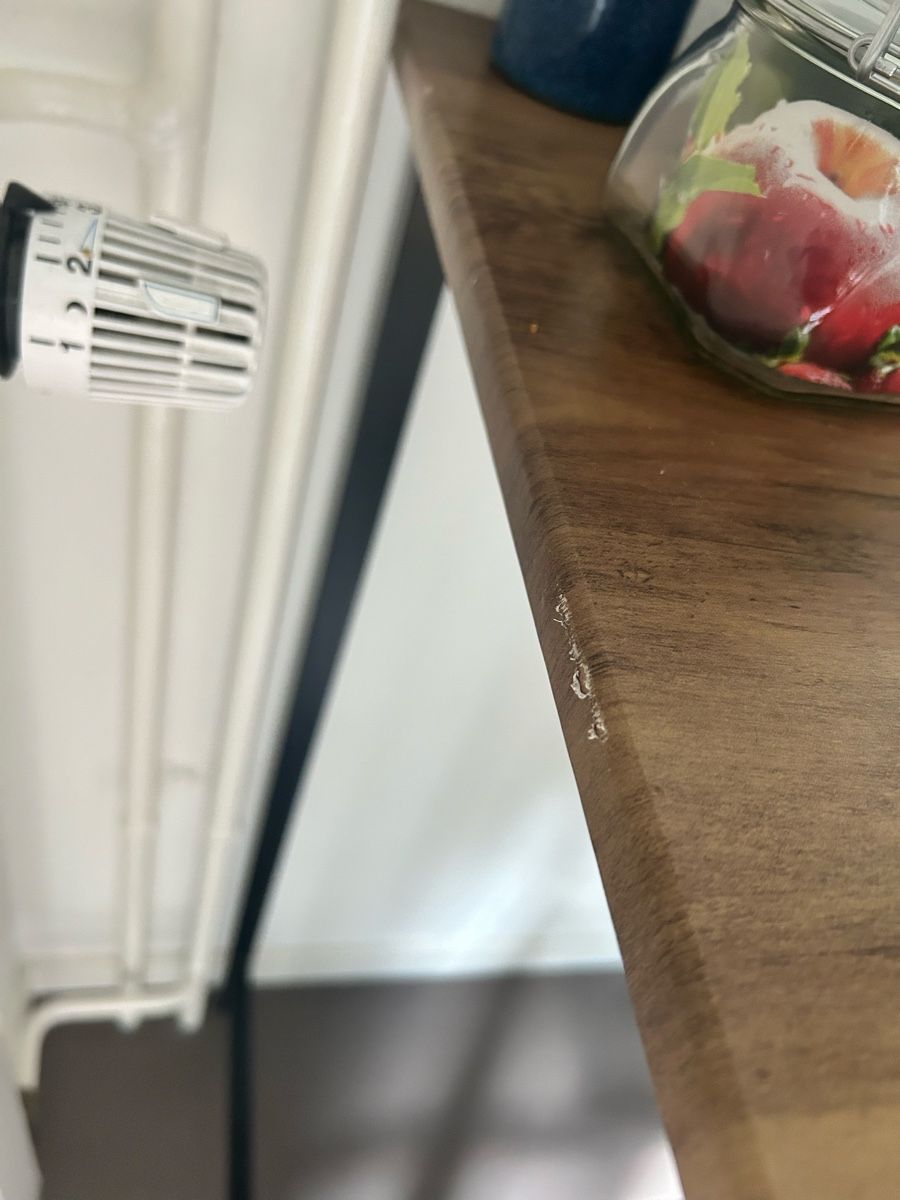 Set di tavolo e panche: Bar table and chairs set, used but good condition – Usato da Zürich venduto da and_9kgf 1