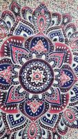 Wandbehang Mandala Design Pink Blau Weiss