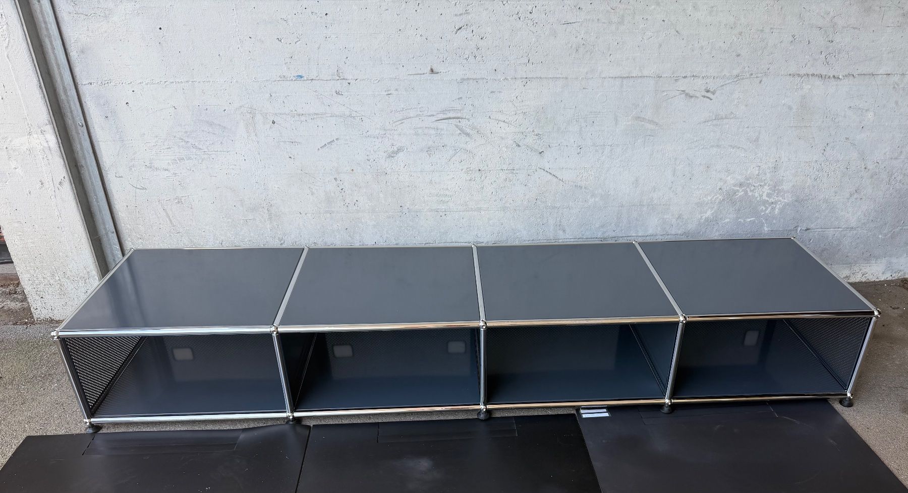 USM Mobili TV: USM Haller Sideboard, Lowboard, Fernsehenmöbel 2 m breit – Usato da Zürich venduto da Zvijerka