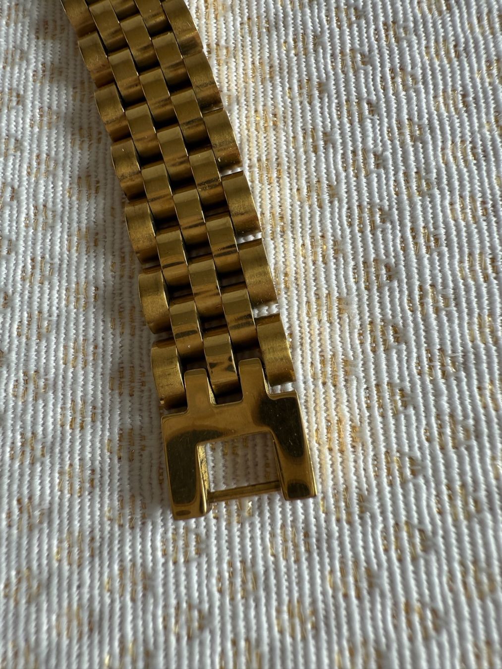 Armbänder & -reifen: Bracelet en acier doré – Gebraucht aus Sion von accroshoes 5