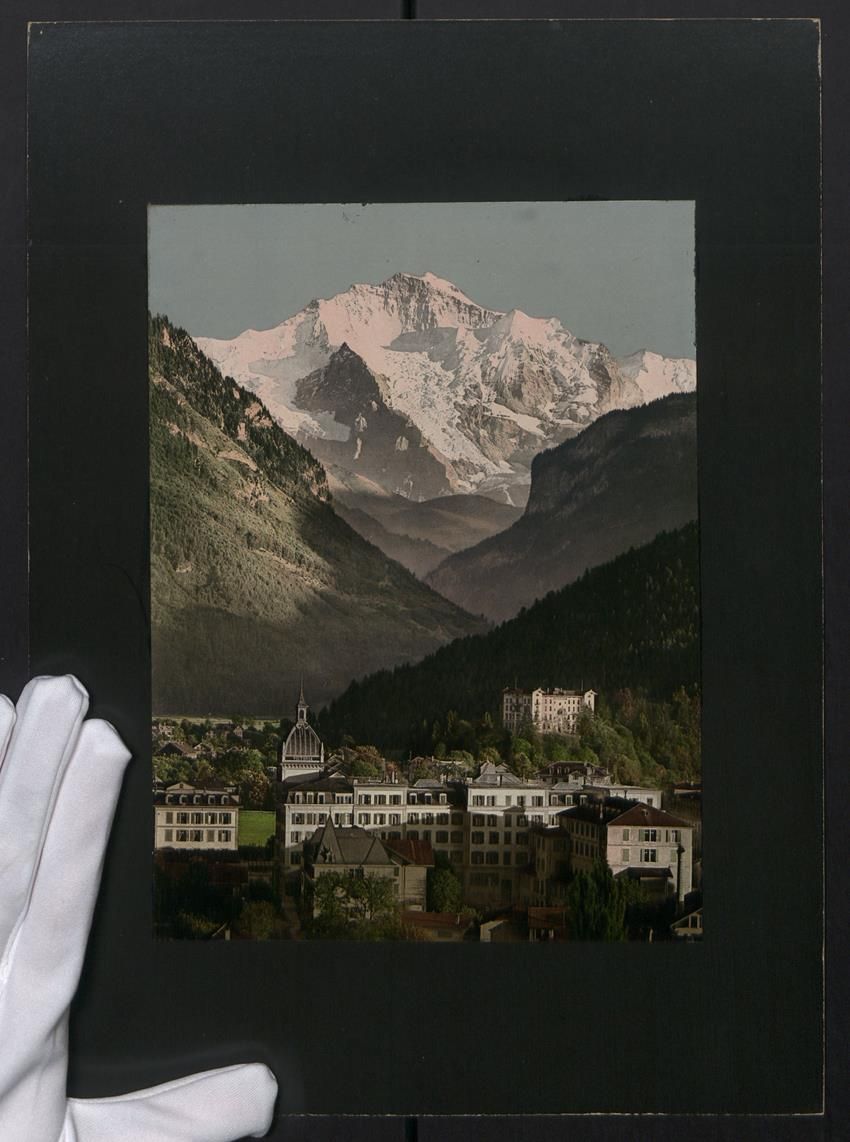 Fotografie & Manifesti: Fotografie Interlaken, Ortsansicht mit B – Usato da Berlin venduto da bartko-reher