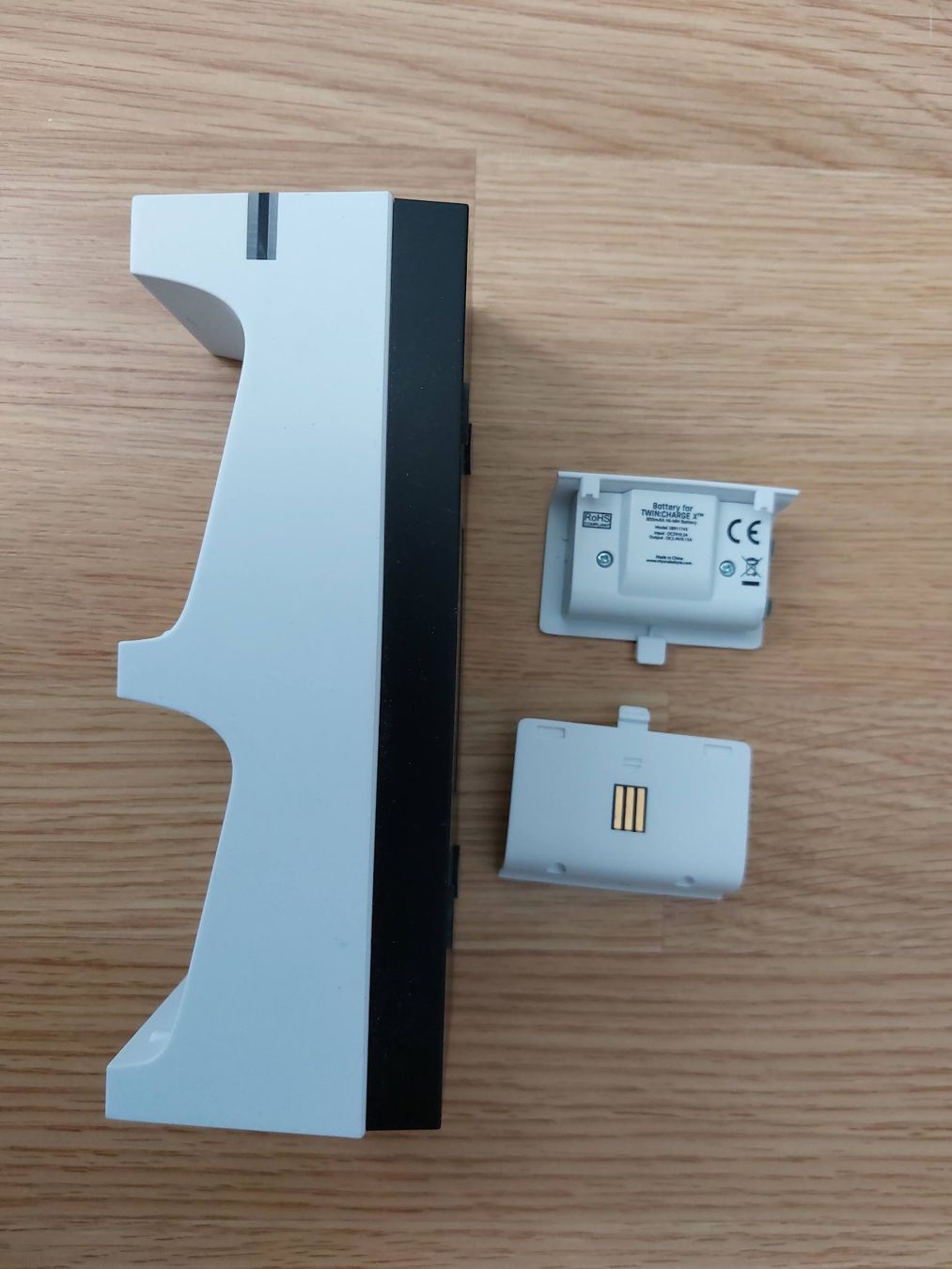 Adapter & Kabel: Dual Charger XTM snakebyte für Xbox One Controller – Gebraucht aus Biel/Bienne von big_hxr7 1