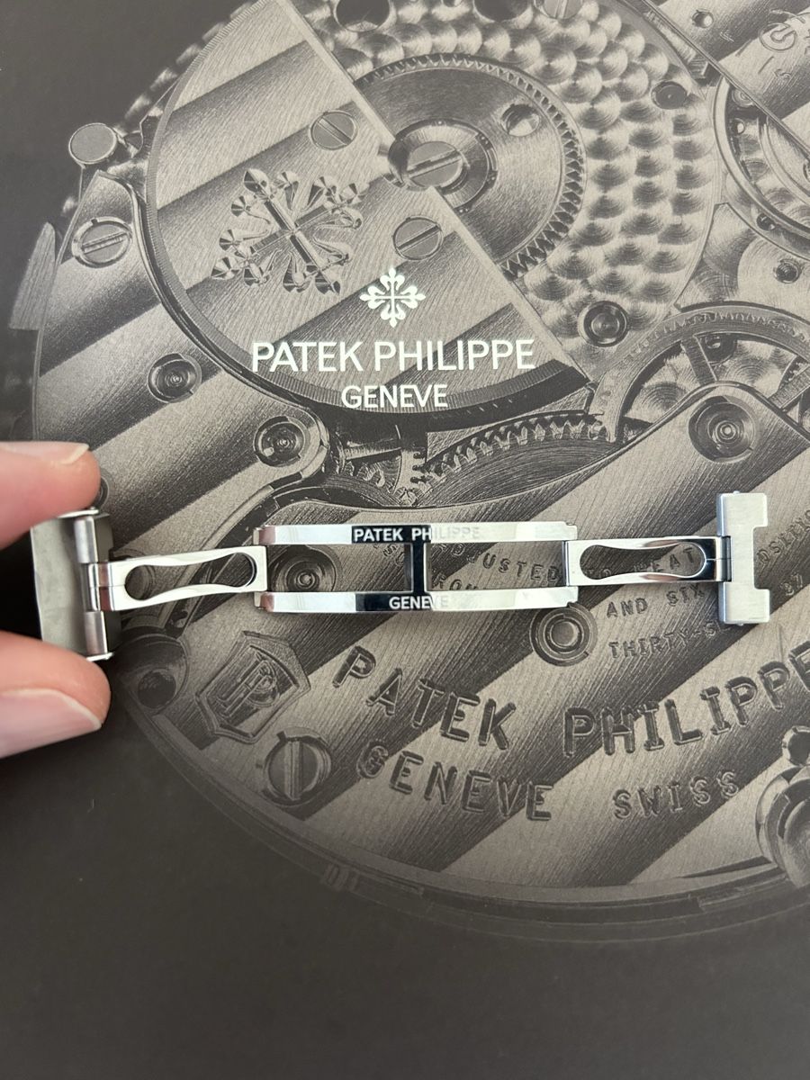 Patek Philippe Orologi: Patek Philippe Nautilus Steel Clasp – Nuovo (secondo la descrizione) da Zug venduto da mic_8hzn 2