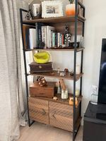 Hochwertiges Standregal in Walnuss-Optik & Schrank