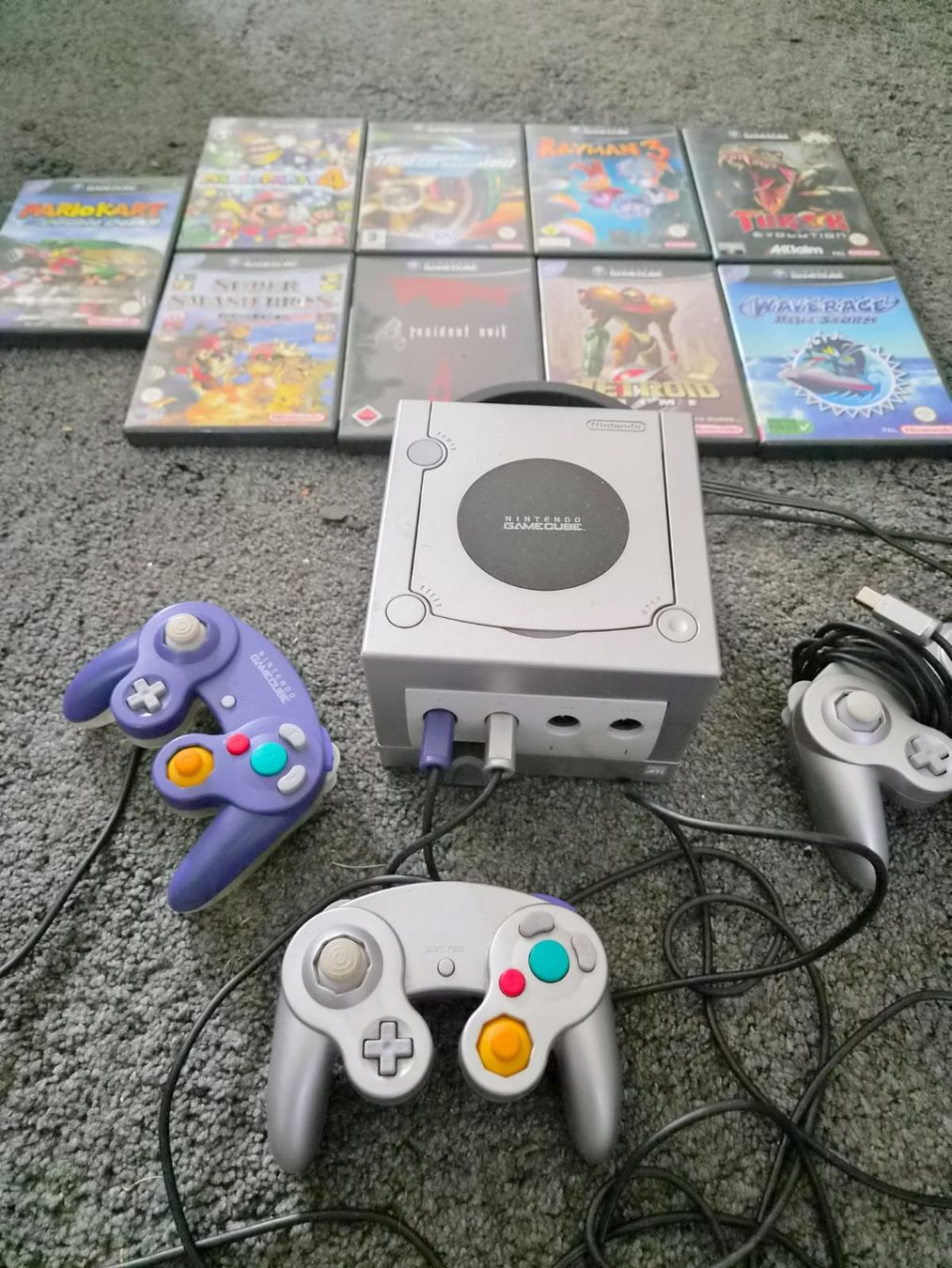 Nintendo Console: GameCube + 3 Original Controller + 9 Top Spiele – Usato da Zürich venduto da dan_6hyt 1