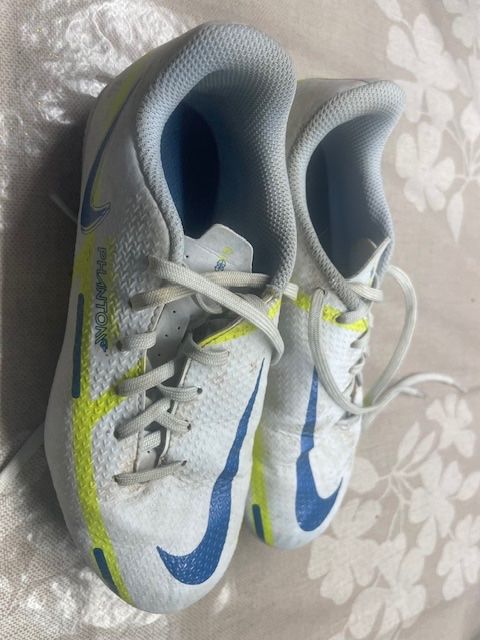 Nike Scarpe per ragazzi: Nike Kinder Fussballschuhe – Usato da Areuse venduto da gho_z7qh 2