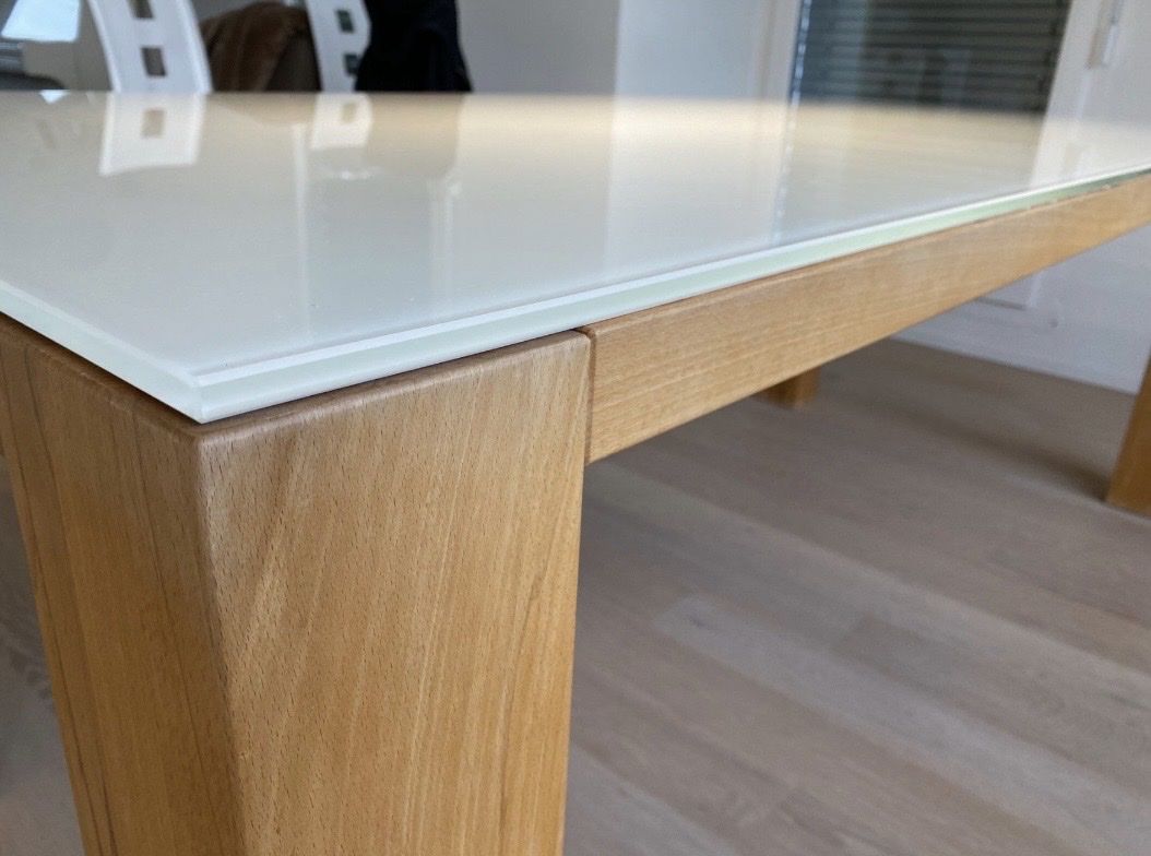 Tavoli: Esstisch aus massiver Buche mit Glas-Top – Usato da Baden venduto da Pyramide_Lionking 2
