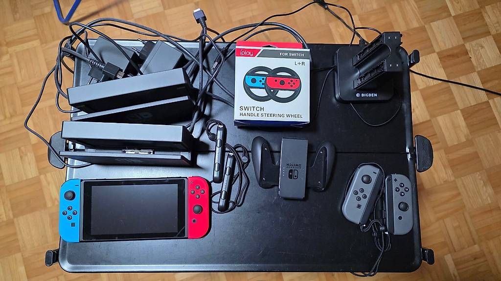 Nintendo Console: Nintendo Switch mit Zubehör – Nuovo (secondo la descrizione) da Steinach venduto da Feuerwehr7