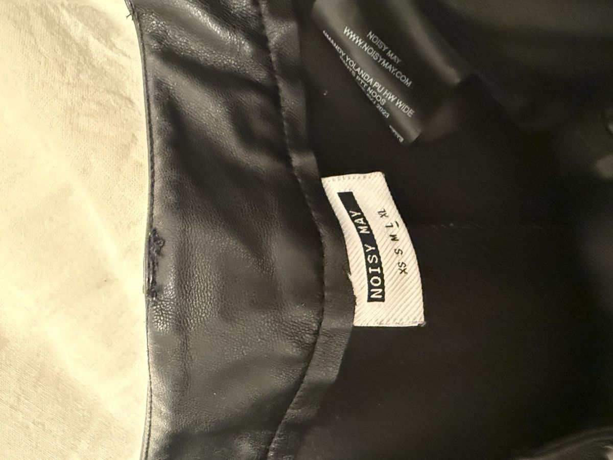 Pantaloni: Pantaloni in similpelle Noisy May – Usato da Claro venduto da nic_n9nn 1