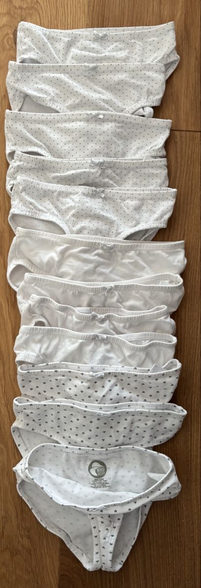 Migros Biancheria intima: 12 Mädchen Unterhosen, Grösse 98/104 – Usato da Jegenstorf venduto da Annina0506