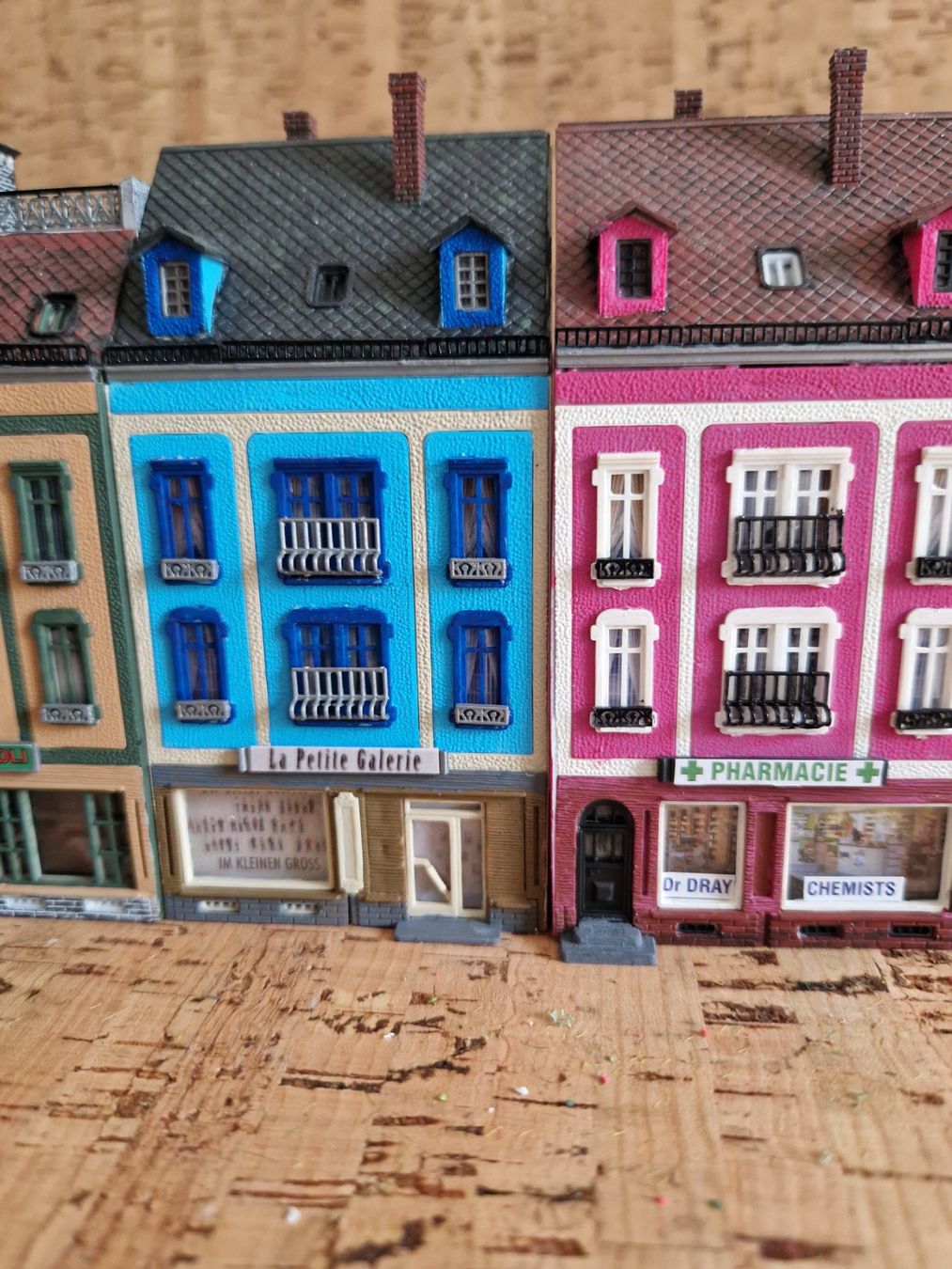 Faller Modelleisenbahnen: Lot de 6 maisons Faller N – Gebraucht aus Tavannes von Jacksonhmc 5