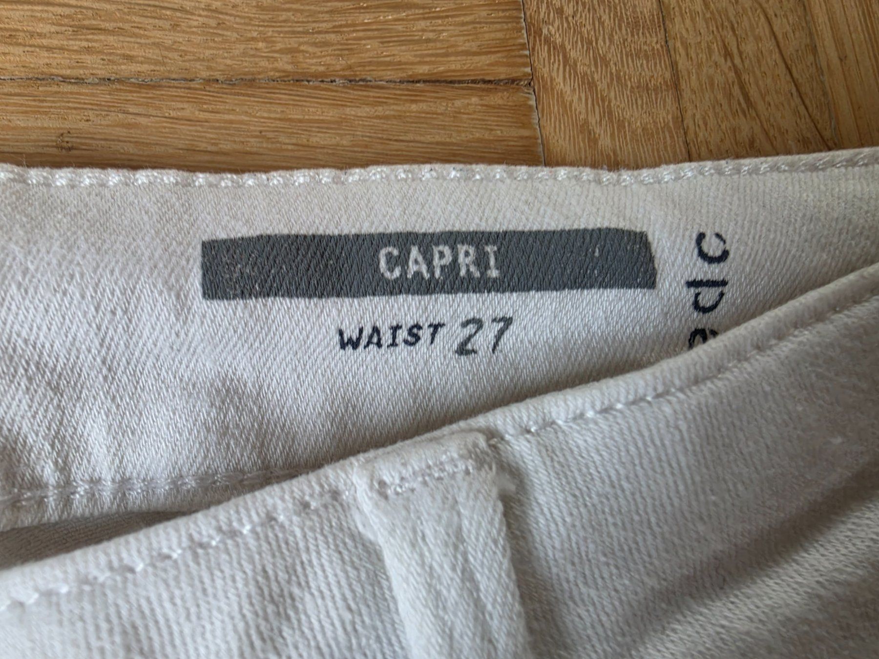 Esprit Jeans: Capri Jeans Esprit Gr. 27 – D'occasion à Stäfa par flamingo_17 4