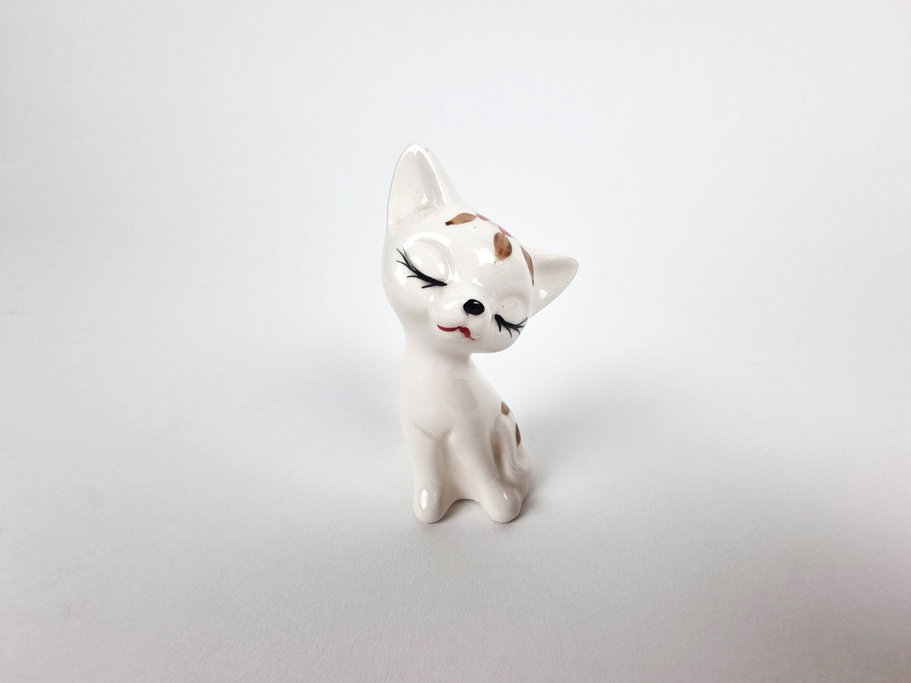 Statuette: Weisse Katze mit bunter Bemalung – Usato da Urtenen-Schönbühl venduto da Restwert_Schoenbuehl 3